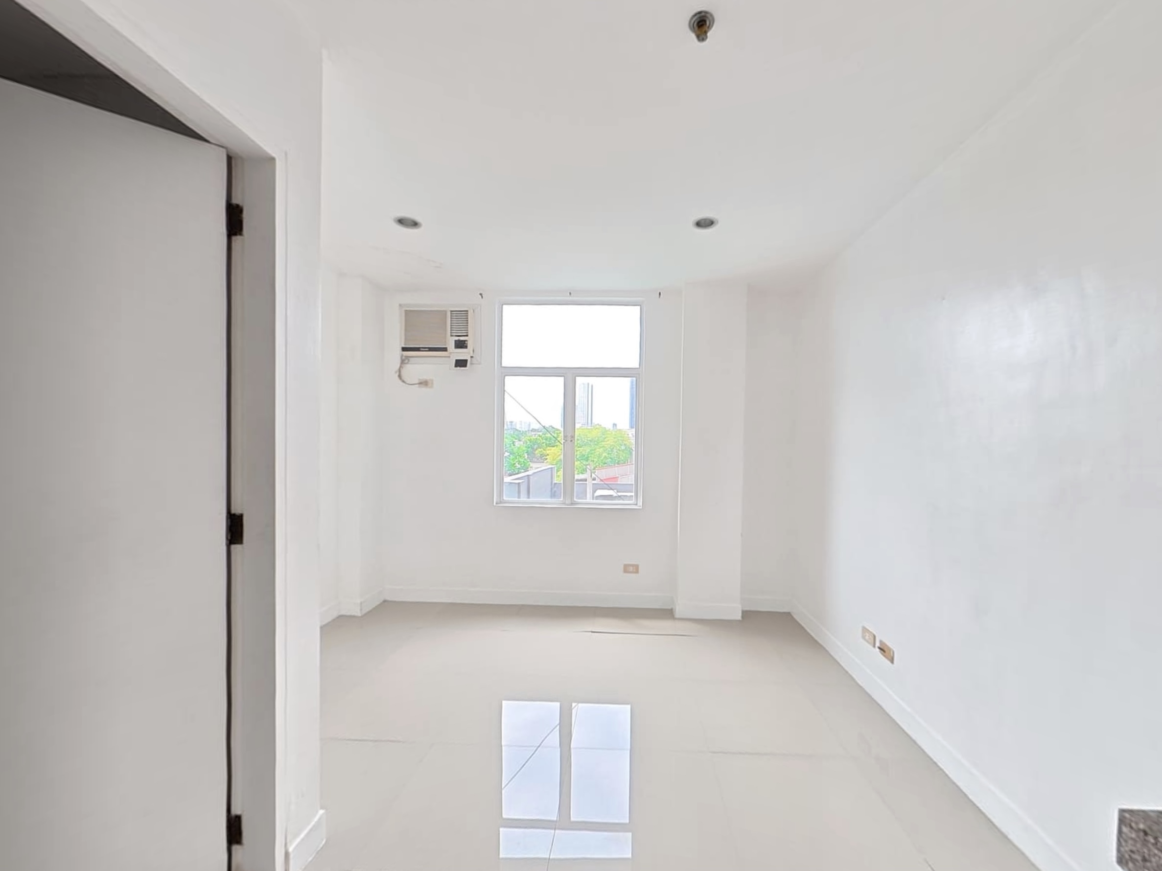 360° tour cover for Comfortable unit in 2A DMSY HOLDINGS building in Quezon City